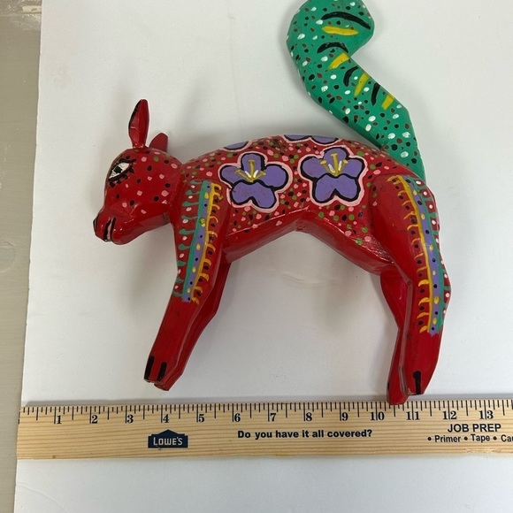 Bright,Beautiful, Squirrel /solid hand carved tropical hardwood (9.5"W X 12"H) - Picture 8 of 8